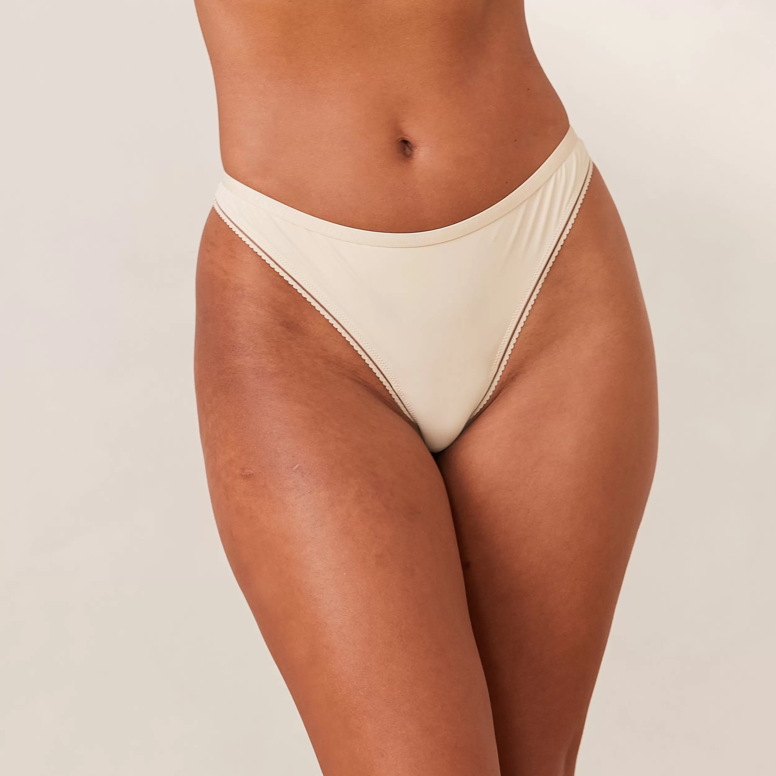 Comfort String - ^Lounge Store