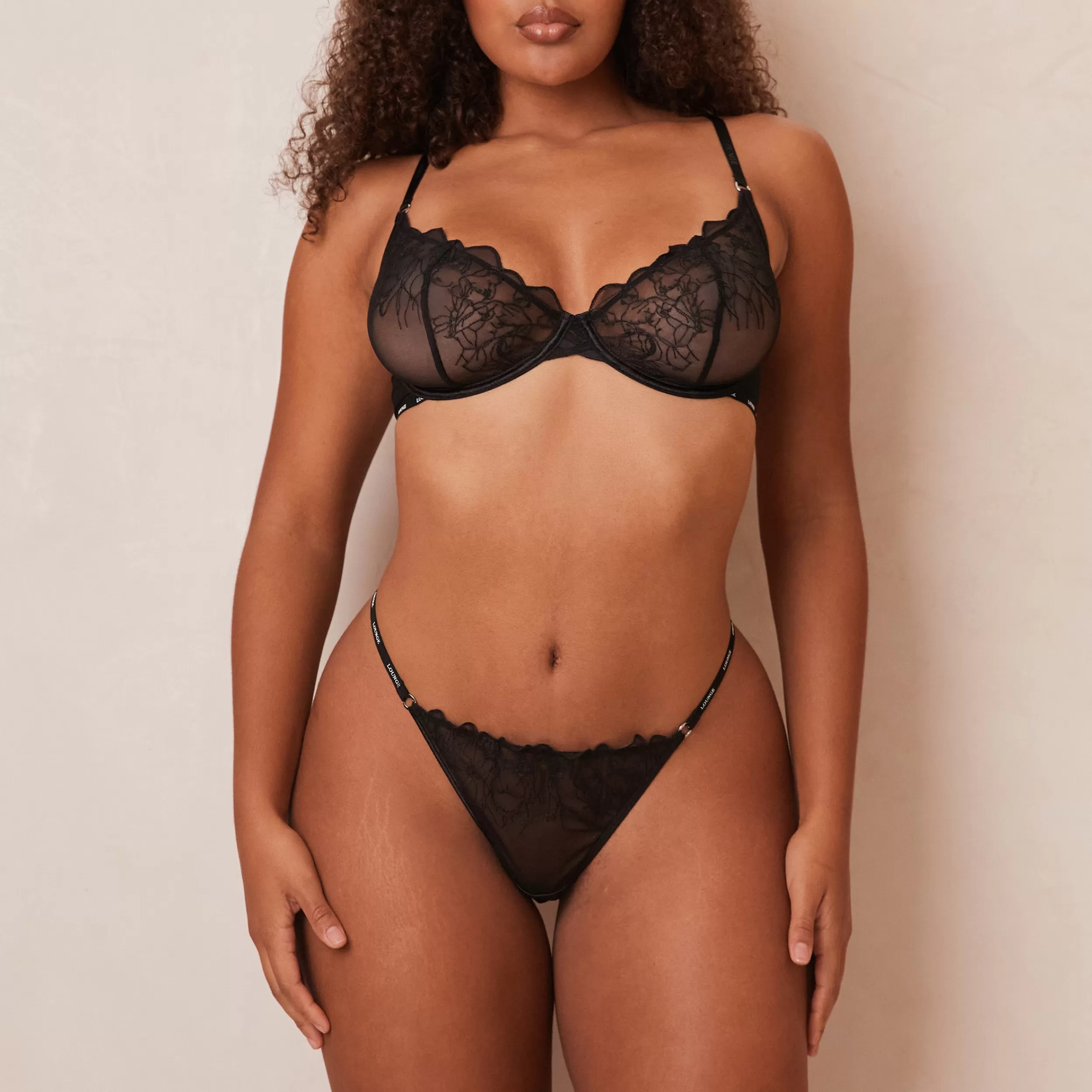 Illustration Balcony BH und String/Slip Set - ^Lounge Sale