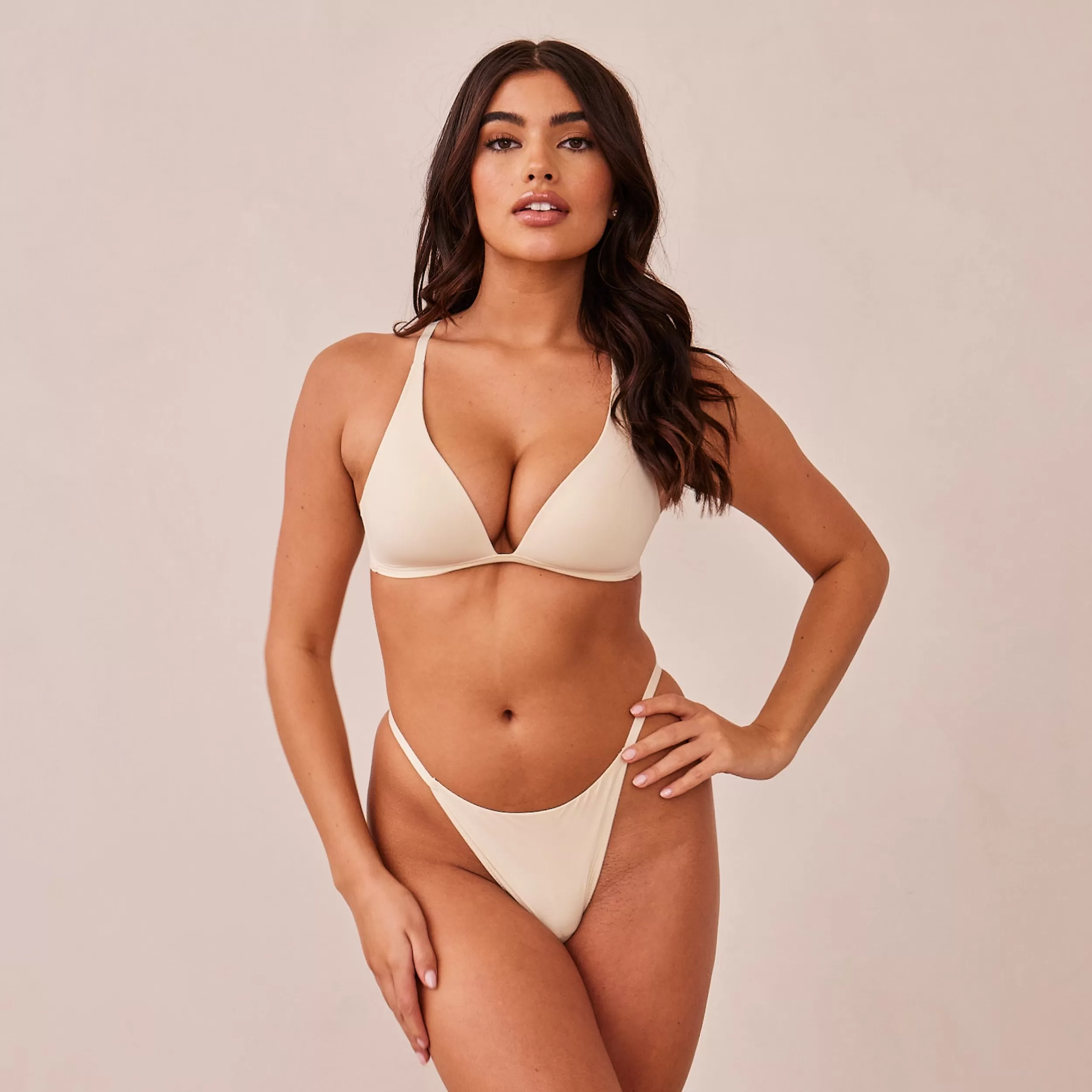 Light Bügelloser Plunge T-shirt BH und String/Slip Set - ^Lounge Flash Sale
